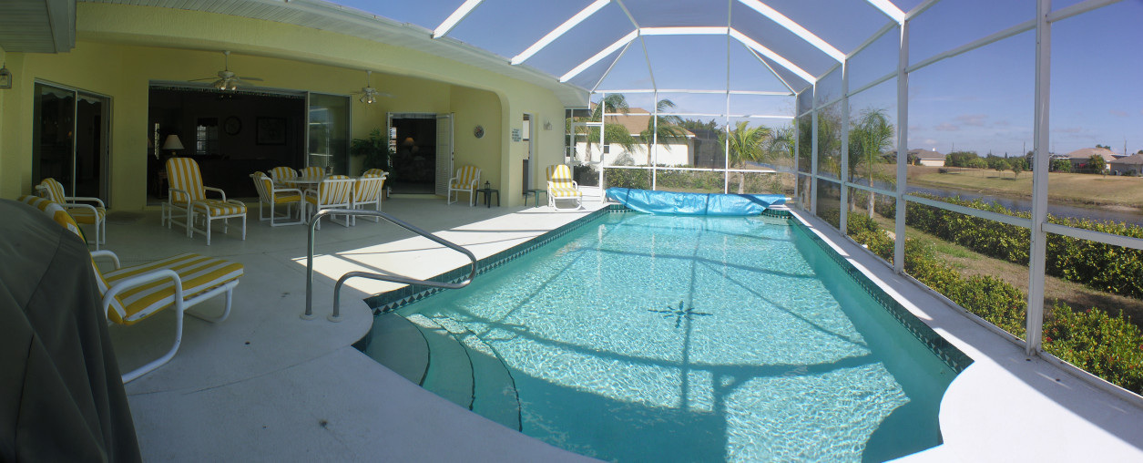 SOUTHERN NIGHTS pool view